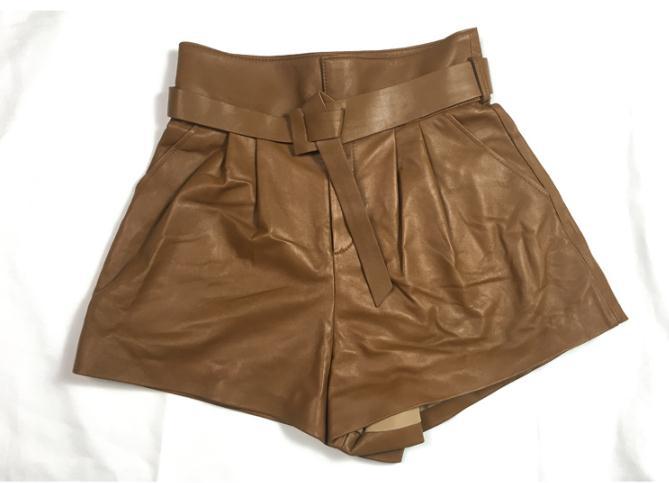Angela - Trendy Frauen Leder Shorts