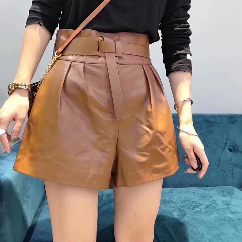 Angela - Trendy Frauen Leder Shorts
