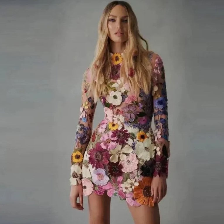 Gianna - Floral Bestickte Kleid