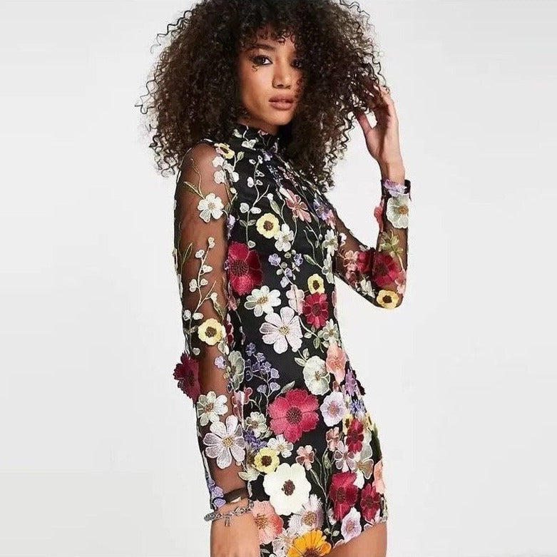 Gianna - Floral Bestickte Kleid