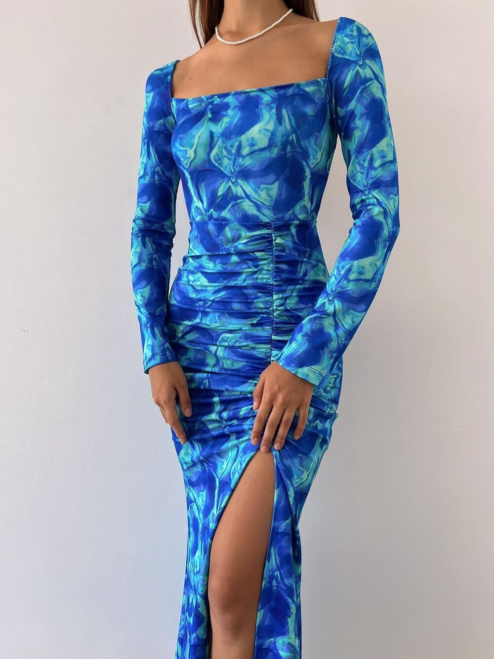 Amoura - Maxikleid mit Rückenschlitz