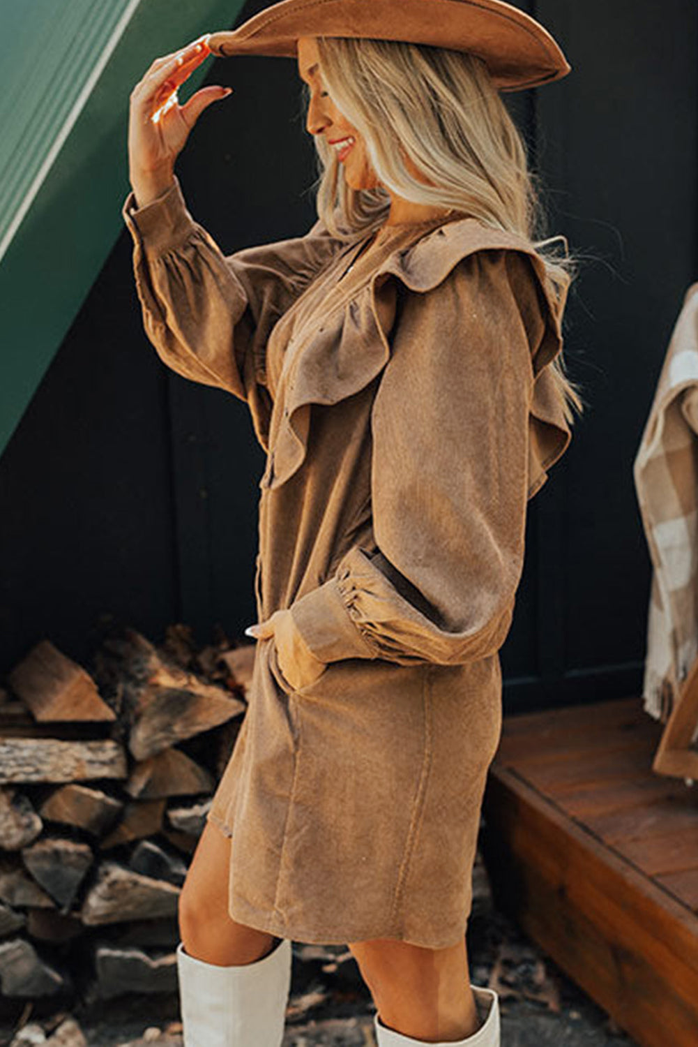 Lavita - Geripptes Kleid mit Rüschenbesatz