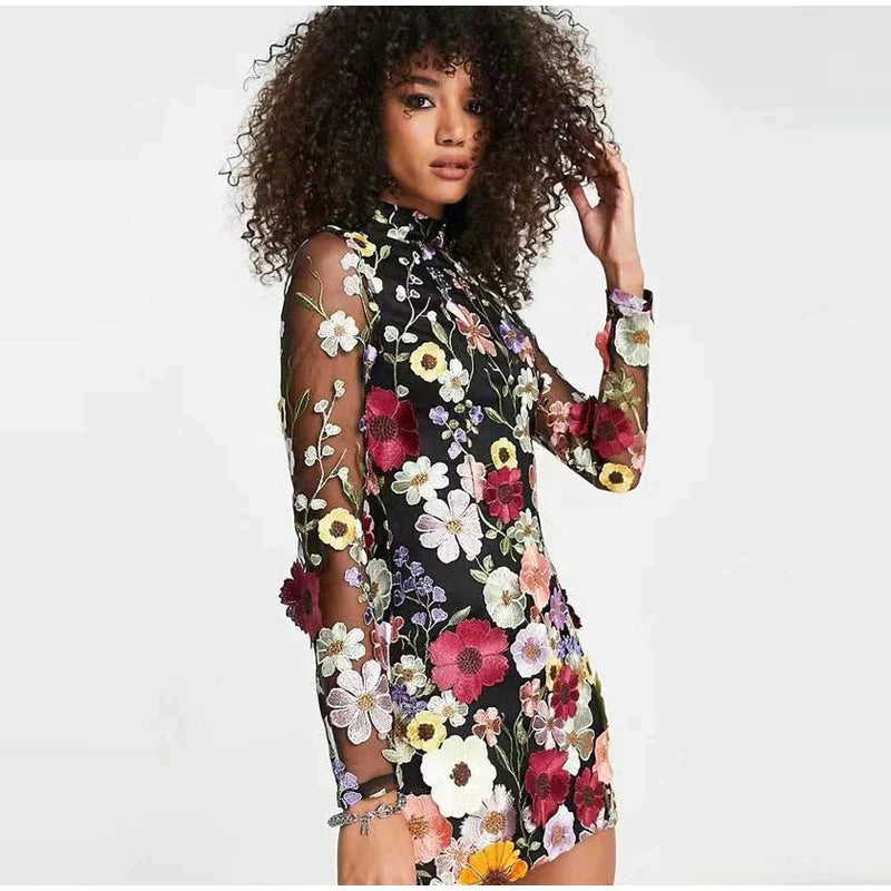 Kehlani - Blumenstickerei Cocktailkleid