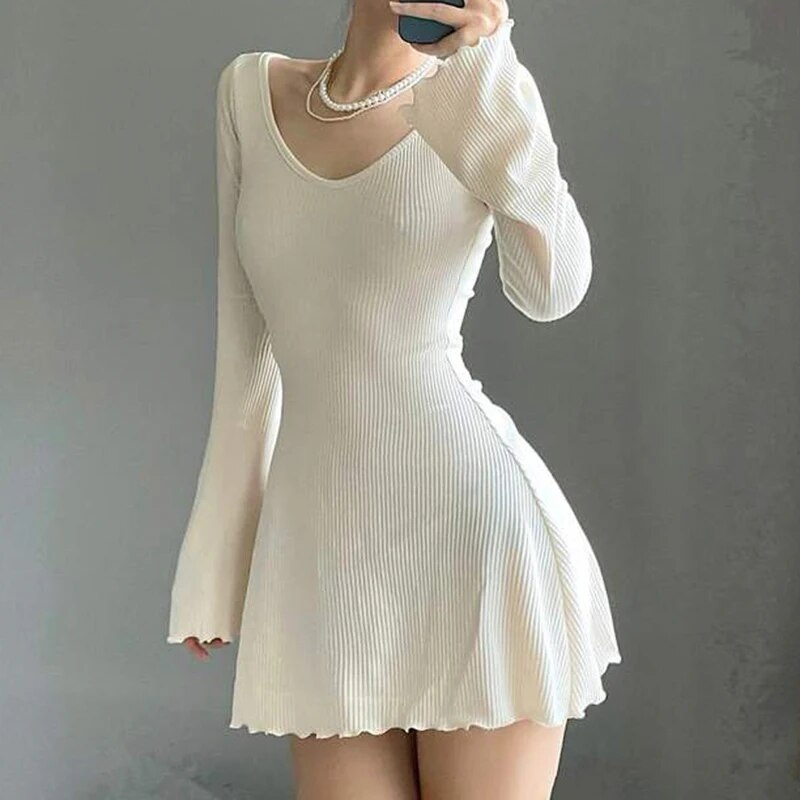 Ophelia - Elegantes Strickkleid für Frauen